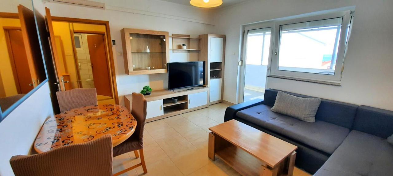 Apartment Miroslav Krk Town Exterior photo