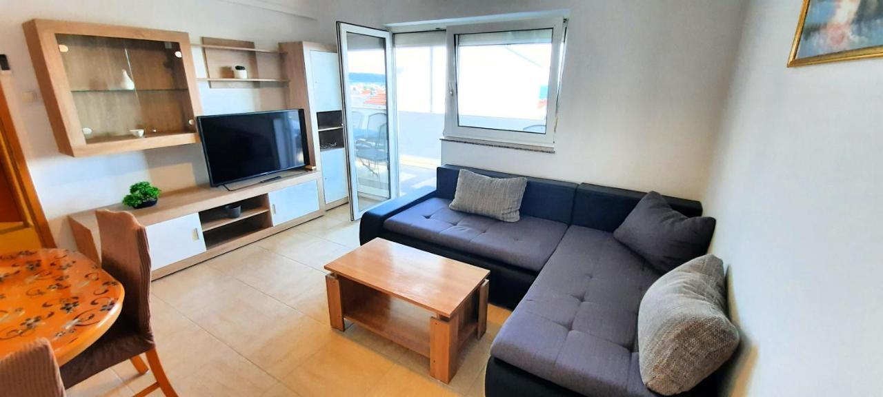 Apartment Miroslav Krk Town Exterior photo