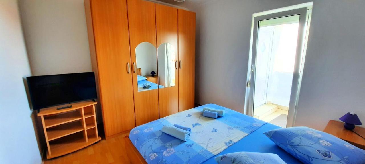 Apartment Miroslav Krk Town Exterior photo